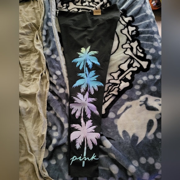 Vs pink shine palm tree cotton leggings, size xl. NWT. - Picture 6 of 12